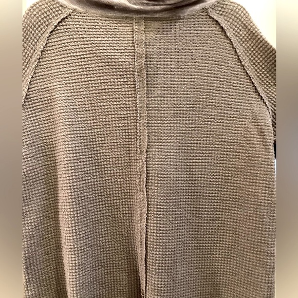 Listicle Waffle-Knit Top - Picture 9 of 10